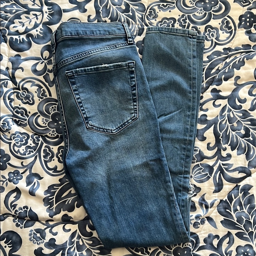 Free People size 29 distressed high-rise skinny Blue Denim Jeans